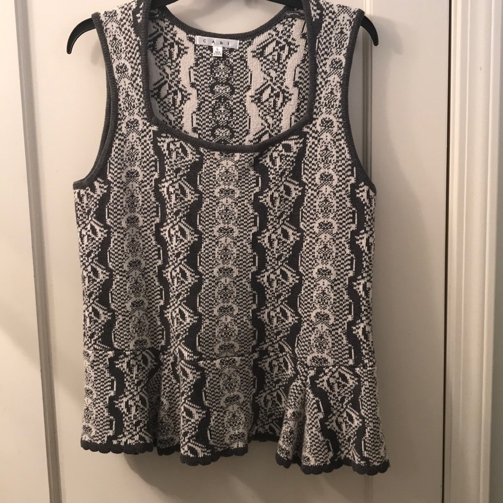 Vest with ruffled bottom